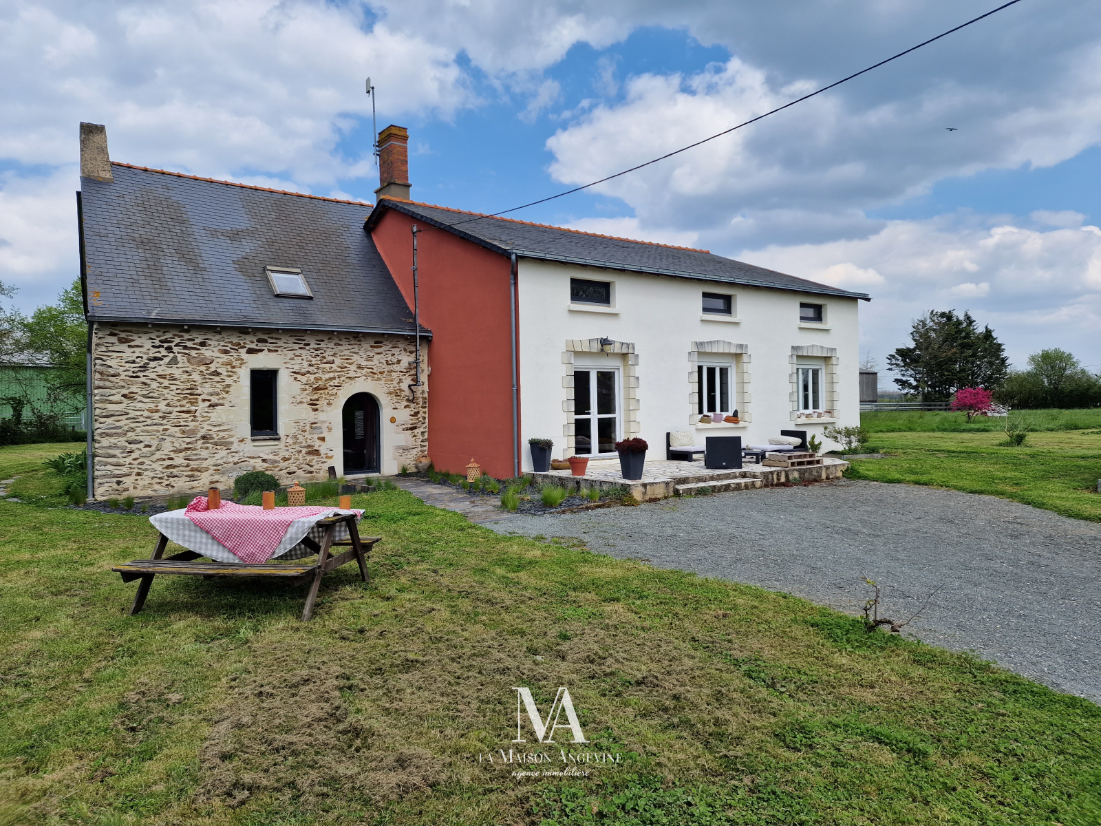 Vente maison Mozé-sur-Louet 7 pièces 221m² 466500€ | LA MAISON ANGEVINE